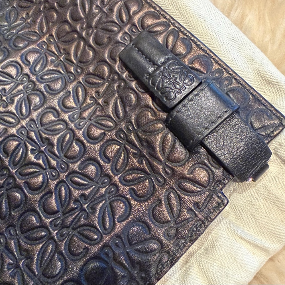 Loewe Embossed Clutch Bag‎ - Picture 6 of 14